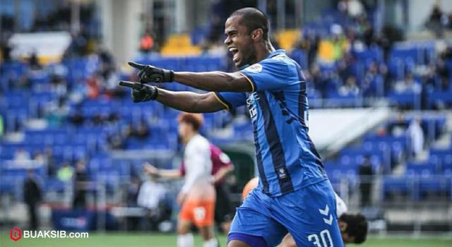 จูเนียร์ เนเกรา