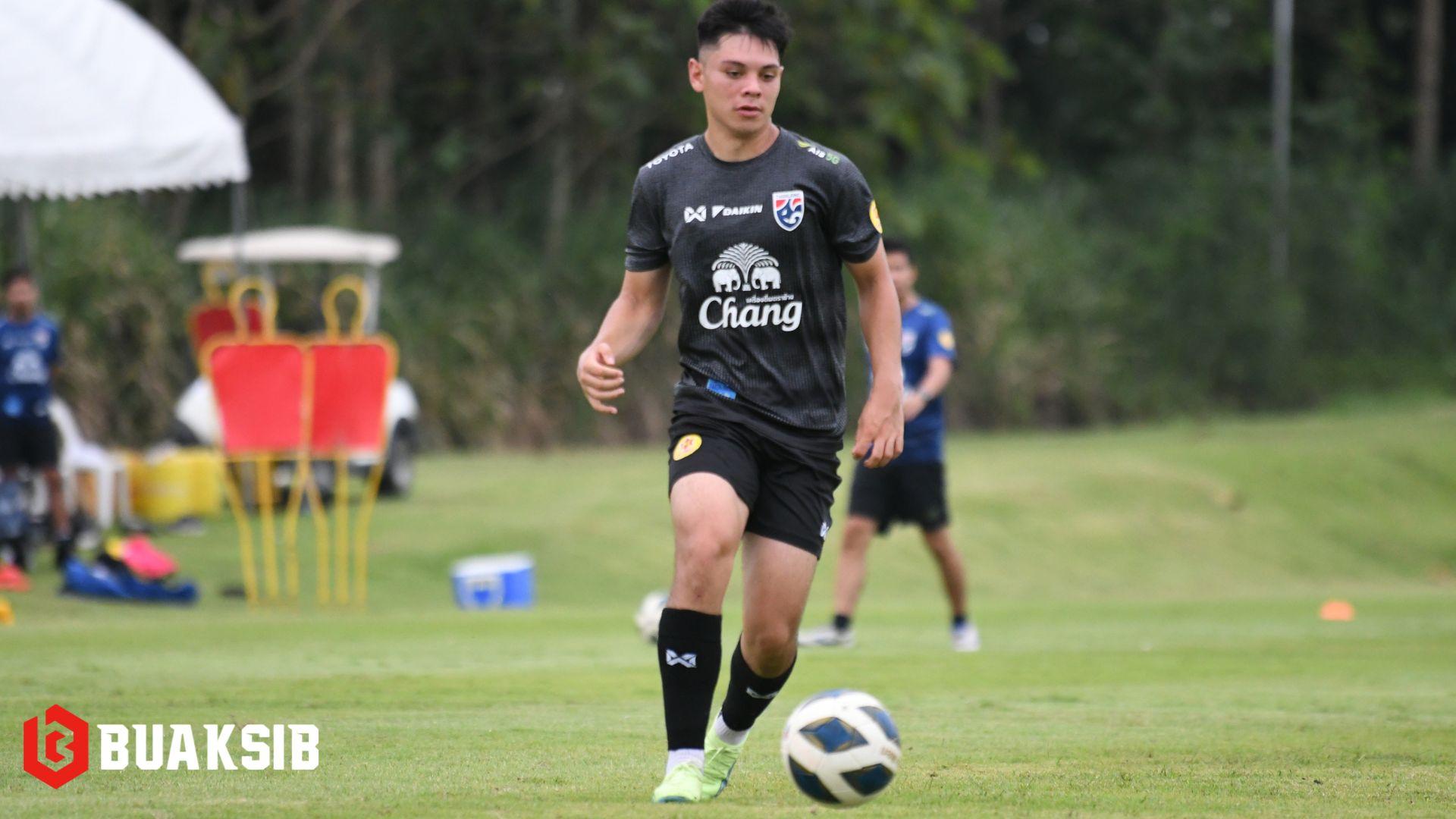 ยานนิค นุสบอม